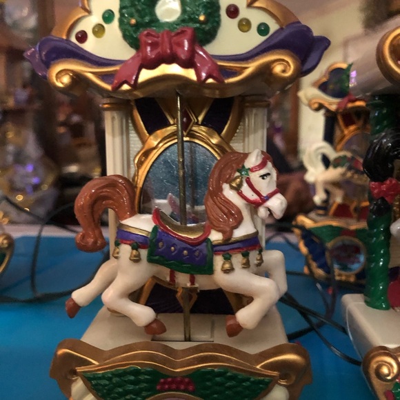 Vintage Carousel 1992 working Mr.Christmas 6 horses 21 favorite carols nonsmoker - Picture 15 of 16